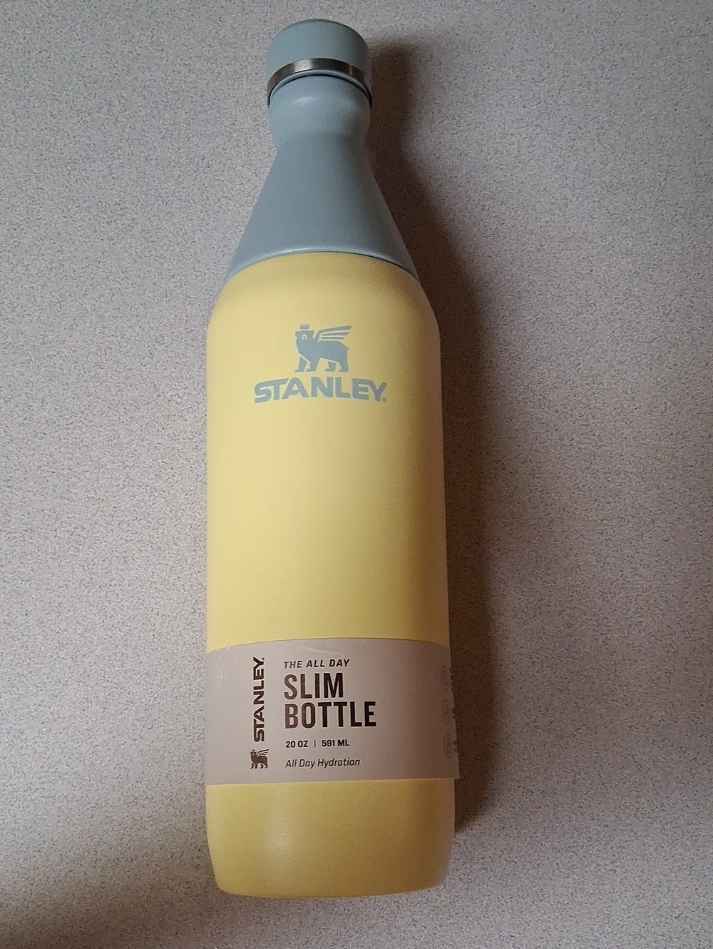 BNWT STANLEY ALL DAY SLIM 20OZ BOTTLE YELLOW/GREY BLUE